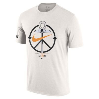 Nike NBA Team 31 Courtside Tee Pure - Multi-color - Kurzärmeliges T-shirt